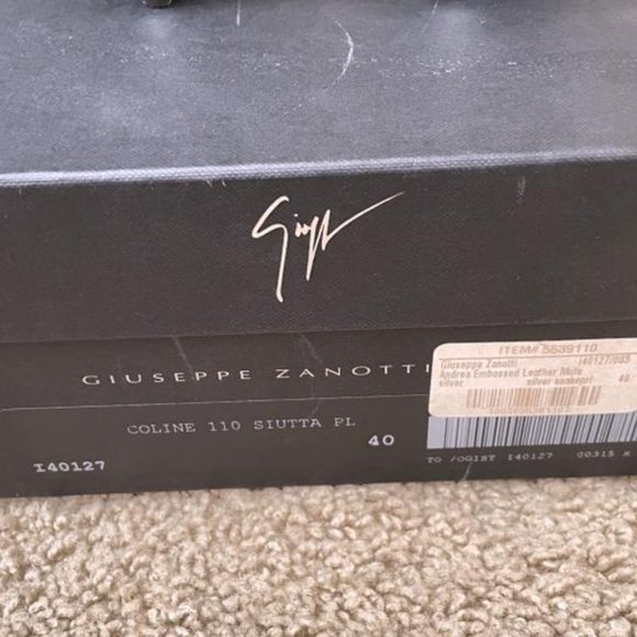 Giuseppe Zanotti Silver Snake-Embossed Sandals - Picture 4 of 4